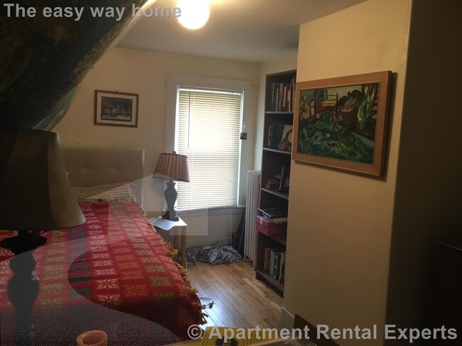 Building Photo - 28 A Cherry St