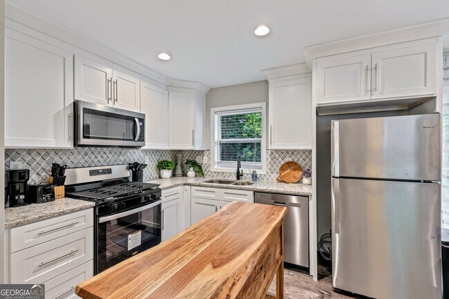 Building Photo - 3590 Ponderosa Ln