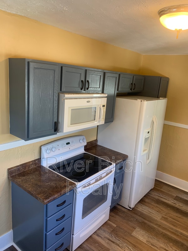 Building Photo - 434 W Cook St