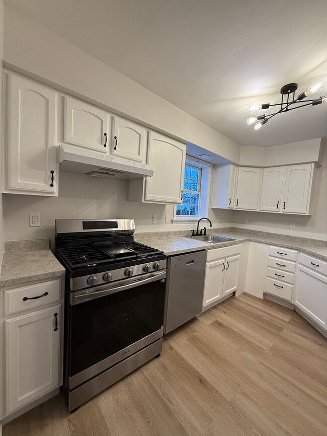 Building Photo - 328 Myrtle Ave