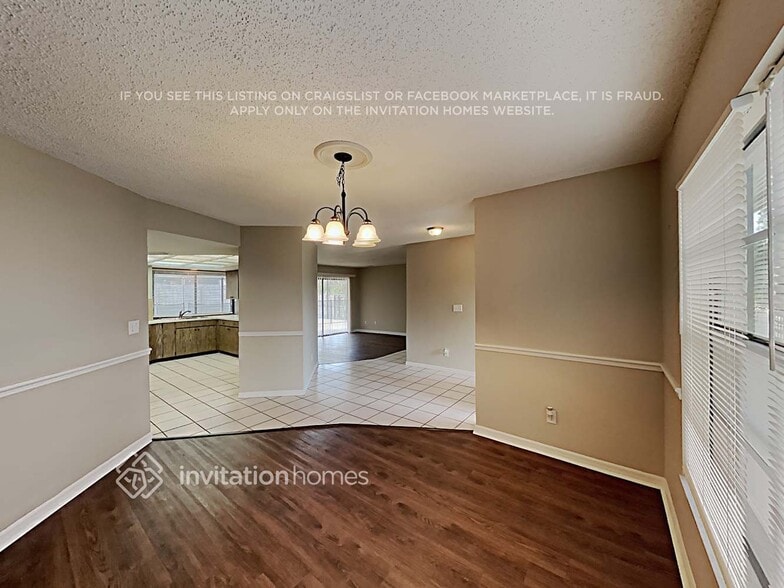 Building Photo - 1207 Sandalwood Dr