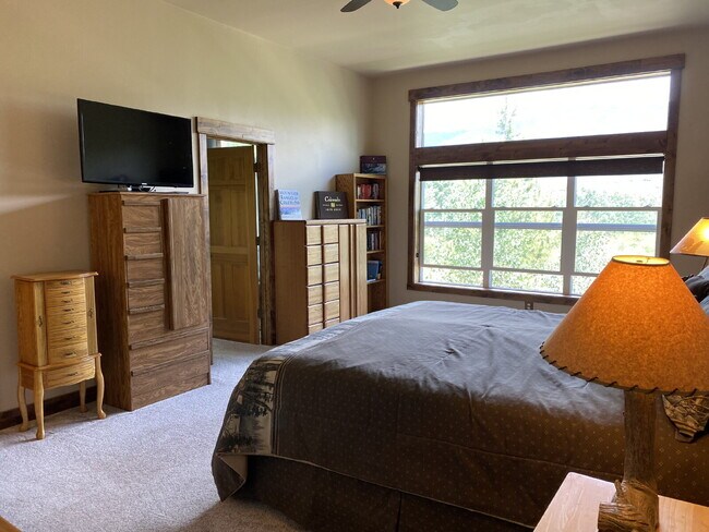 Building Photo - "Spacious 4-Bedroom Retreat with 3 Full Ba...