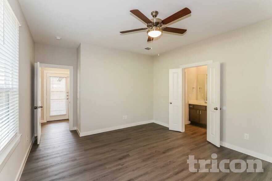 Building Photo - 23631 Gibson Frst Dr