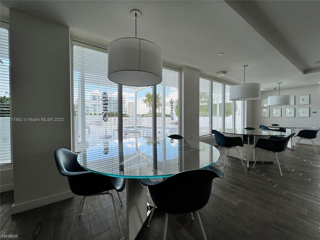 Building Photo - 1 br, 1 bath Condo - 4250 Biscayne Blvd 2783