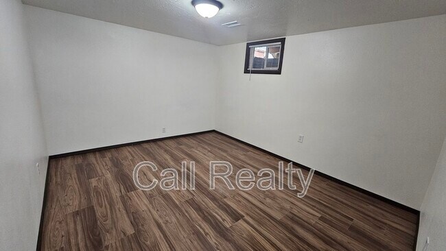 Building Photo - 3718 E 22nd Ave