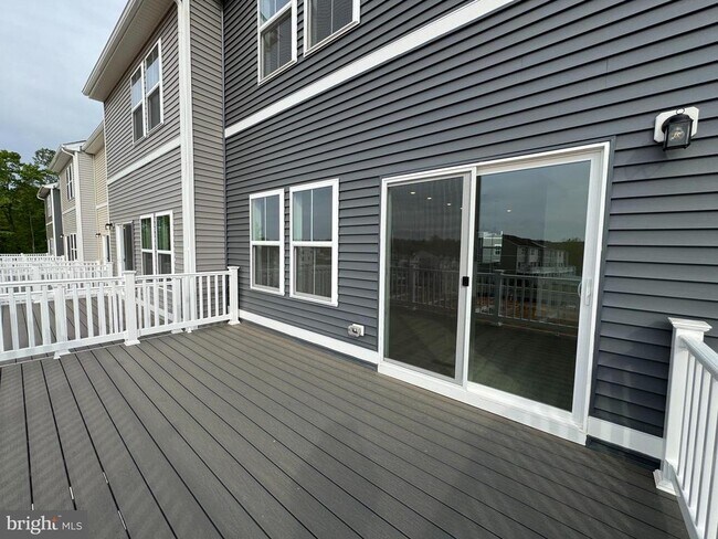 Building Photo - 36122 Wilderness Shores Way