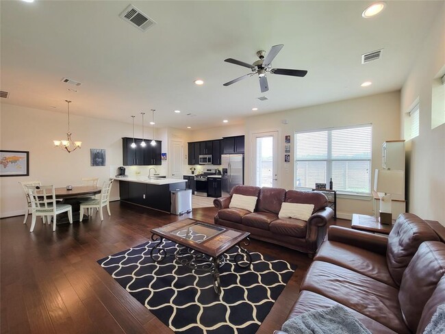 Building Photo - 1842 Parana Dr