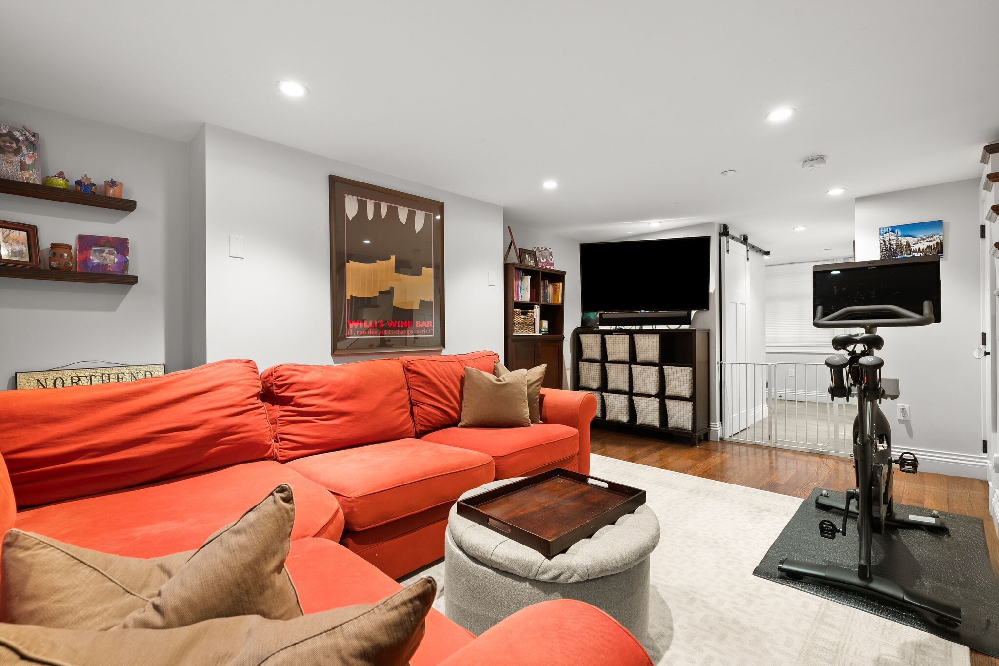 Building Photo - 7 Acorn St