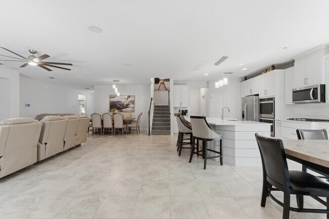 Building Photo - 454 Willow Lake Dr