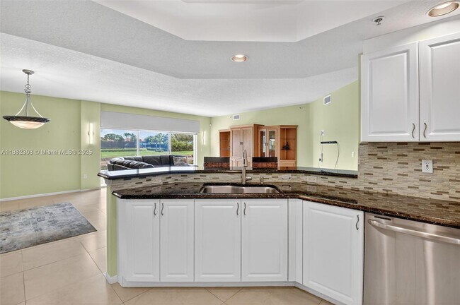 Building Photo - 5938 Crystal Shores Dr