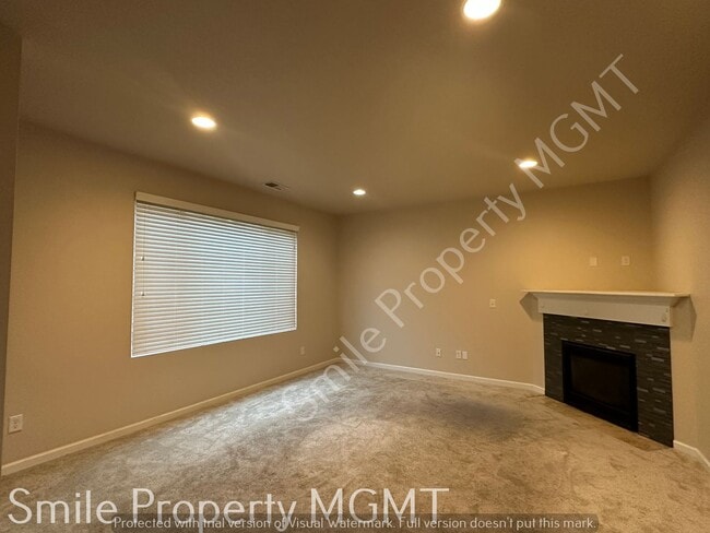 Building Photo - single house