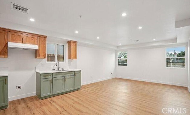 Building Photo - 10422 Graham Ave