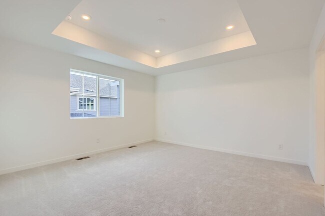 Building Photo - Luxurious 3bd 2.5 paired home in Dove Village!