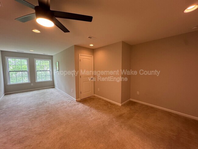Building Photo - 166 Gulley Glen Dr