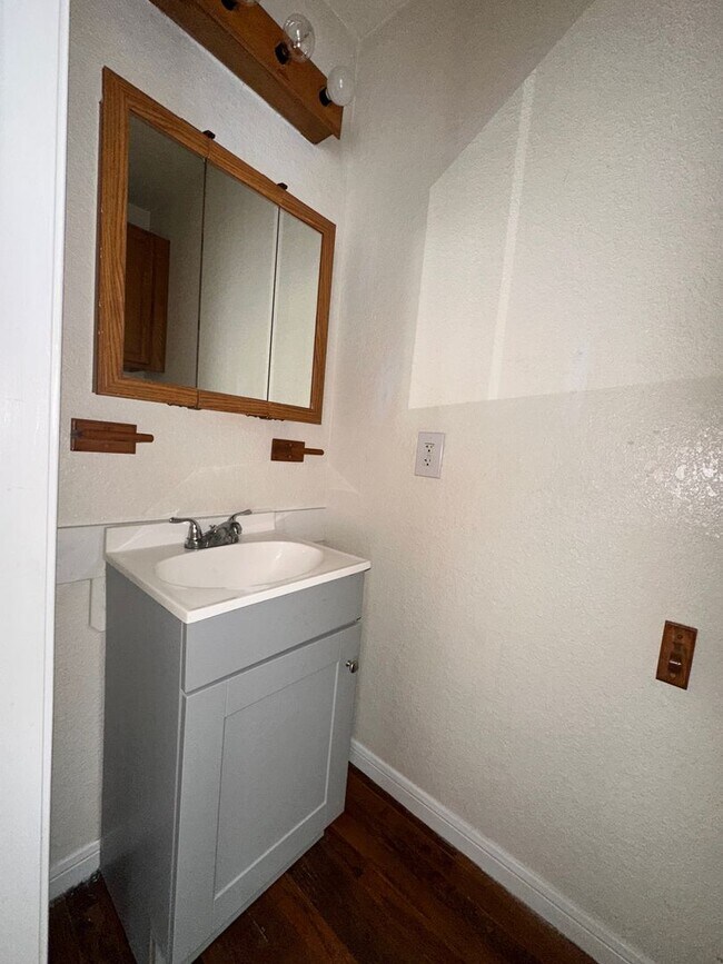 Building Photo - Conveniently located- Water and Trash Included