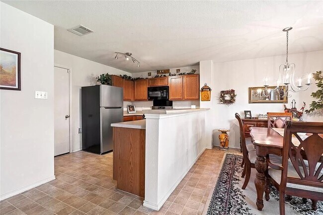 Building Photo - 206 Black