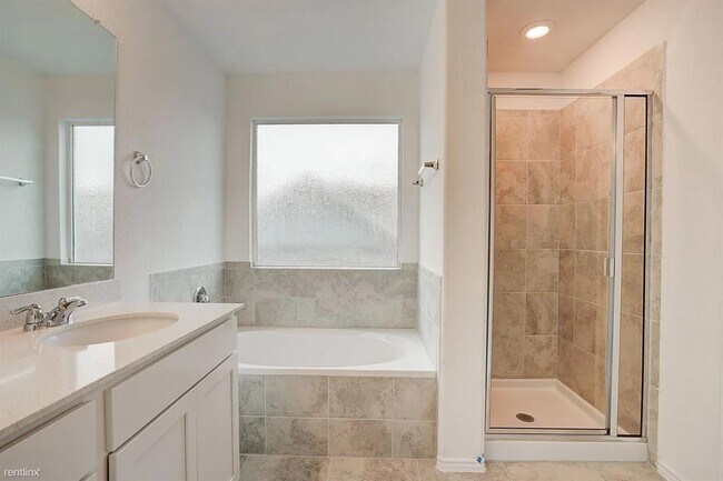 Building Photo - 209 Majestic Cedar Dr