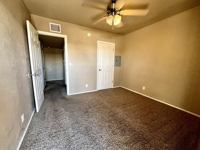 Building Photo - 2821 N Columbus Blvd