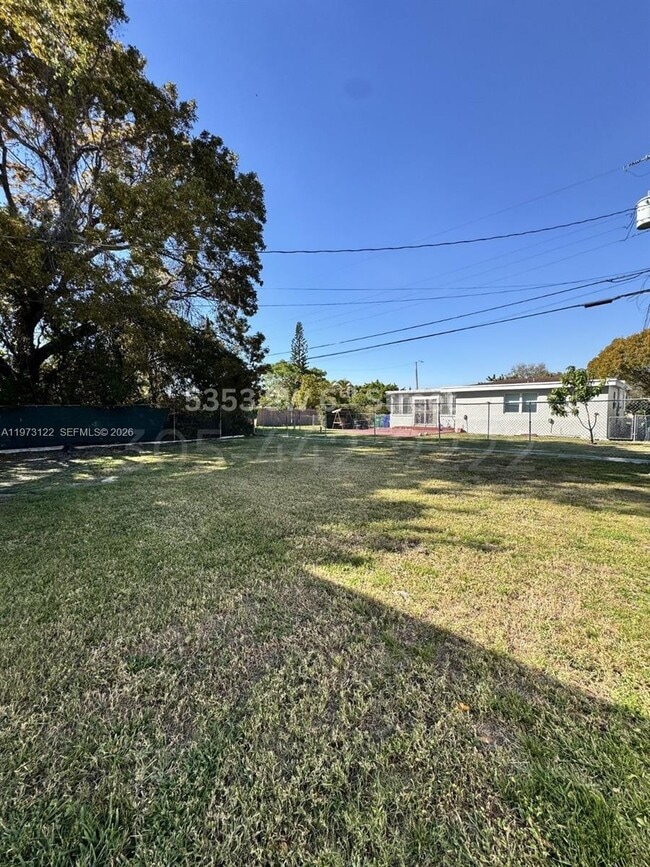 Building Photo - 5353 SW 6th St