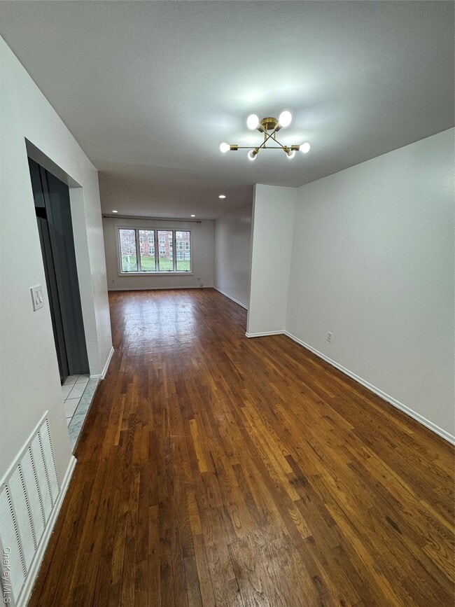 Building Photo - 144-05 21st Ave