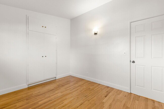 Building Photo - 2637 NE 138th Pl