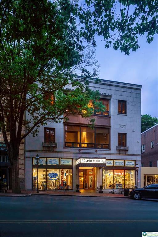 Building Photo - 462 Main St