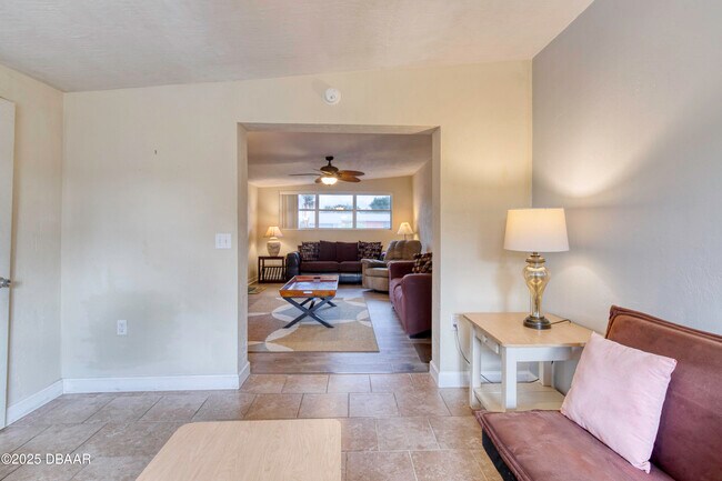 Building Photo - 114 Lynnhurst Dr