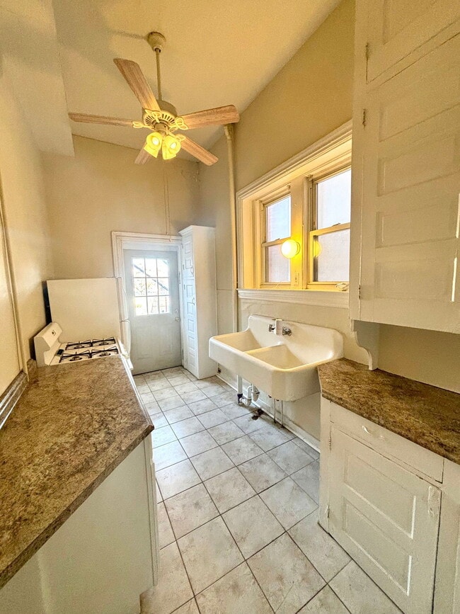 Building Photo - 241 N Queen St