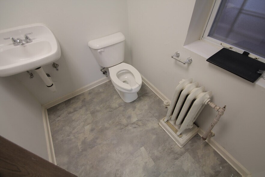 Building Photo - 505 South Ave