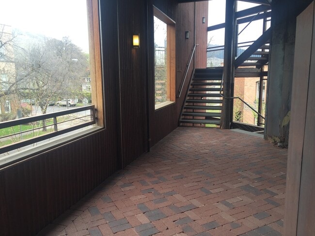 Building Photo - Amazing High End Condo in Award Winning "C...