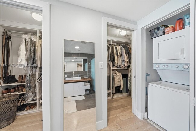 Building Photo - 2155 Washington Ct