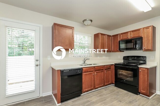 Building Photo - 3 Bedroom Pet-Friendly Home in GREENSBORO,...