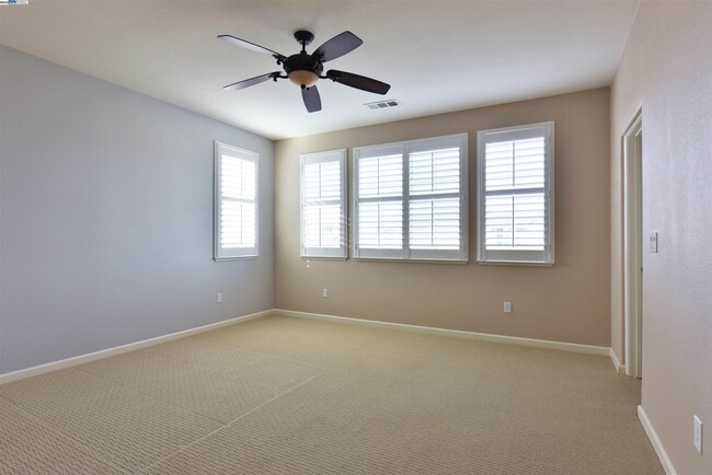 Building Photo - 35 Belize Ct