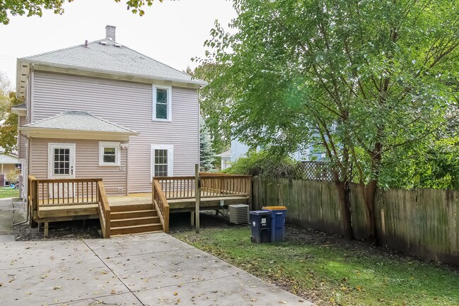 Building Photo - 259 Valley Ave NW