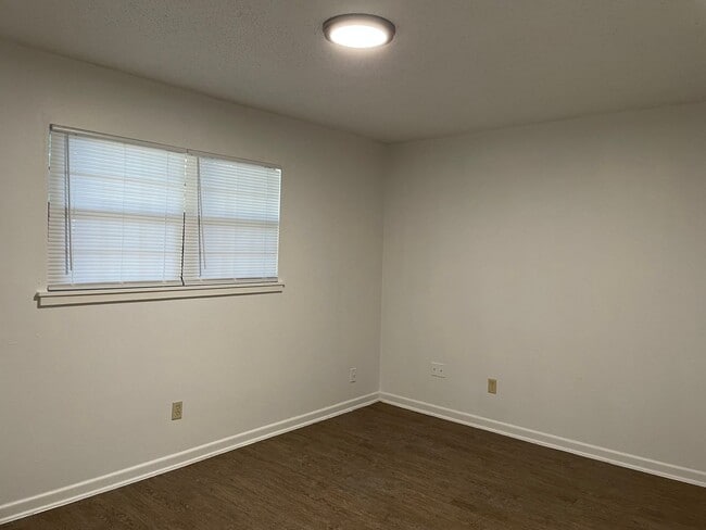 Building Photo - 451835