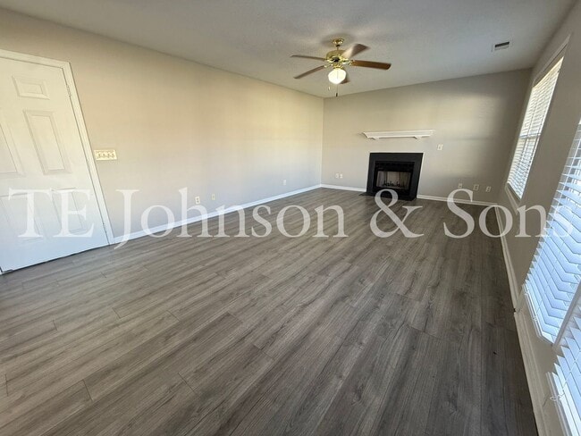 Building Photo - Spacious 4 Bedroom Home with Modern Comforts in Kernersville