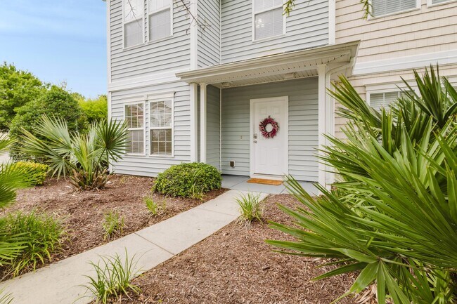 Building Photo - 1698 Low Country Pl