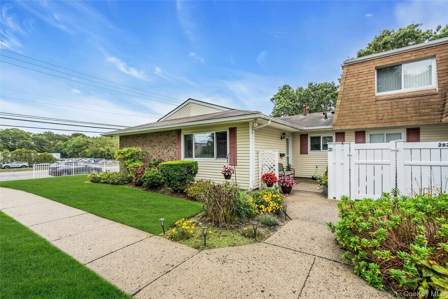 Building Photo - 283 Storm Dr