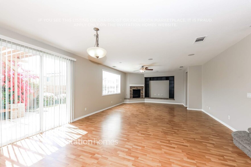 Building Photo - 40370 Hannah Way