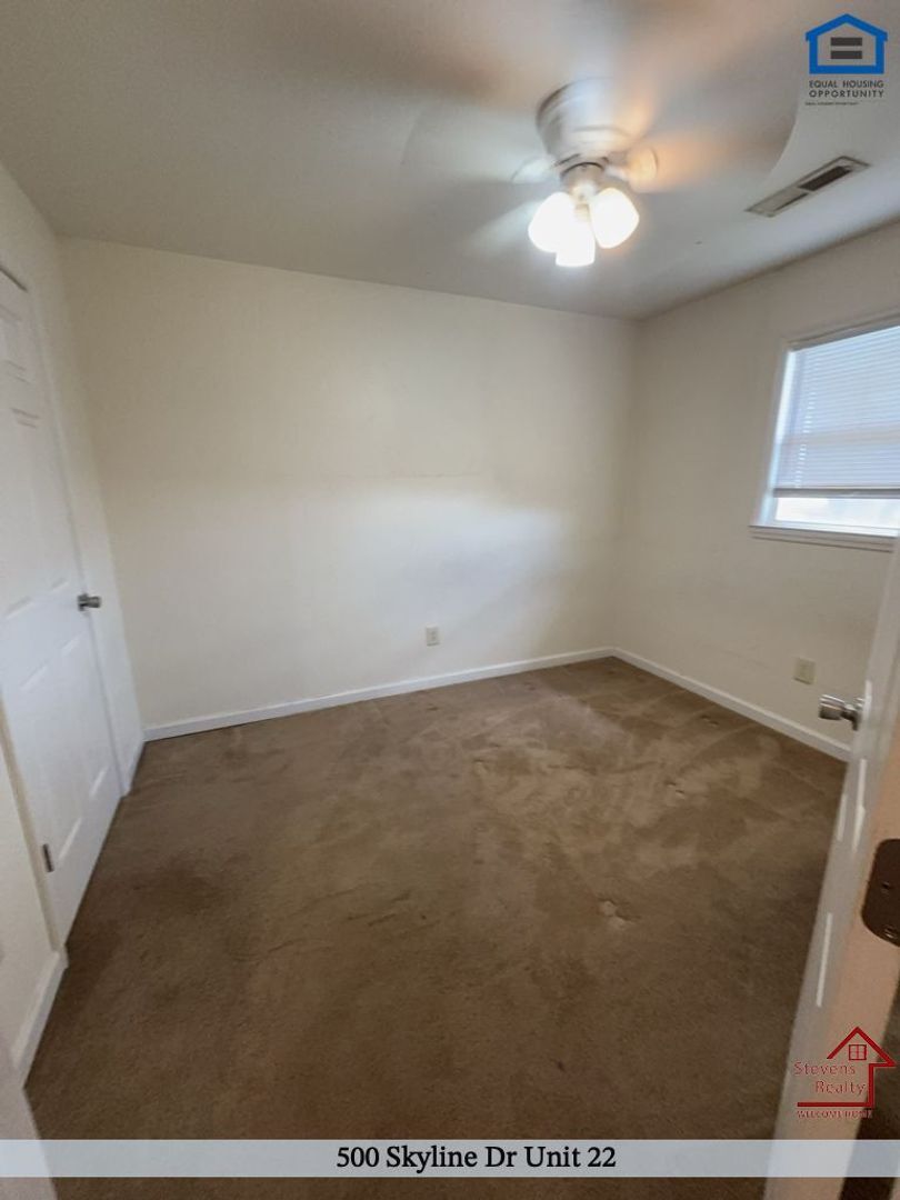 Building Photo - 500 Skyline Dr