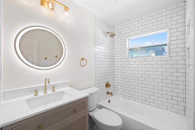 Building Photo - 5901 Denver St NE