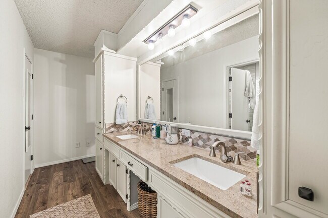 Building Photo - Spacious Home in Southwest Lubbock w/ Office