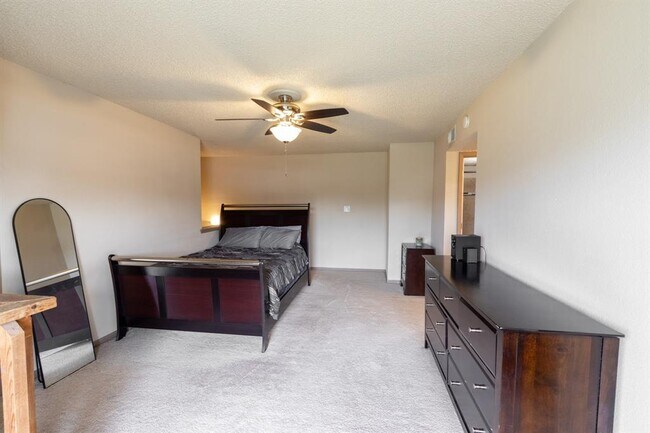 Building Photo - 250 El Dorado Blvd