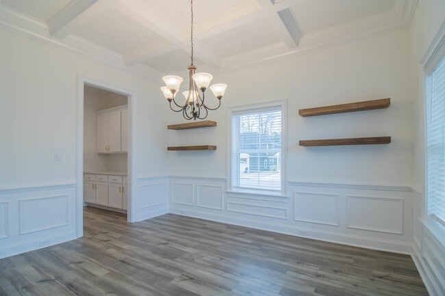 Building Photo - 83 Ivy Lp