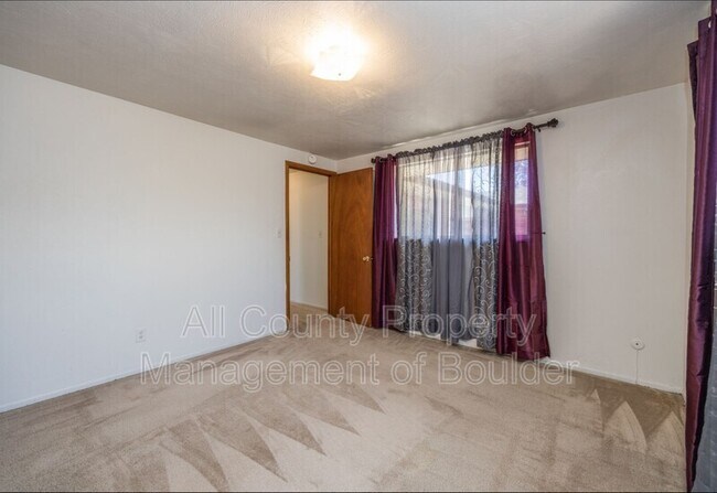 Building Photo - 1517 Stuart St