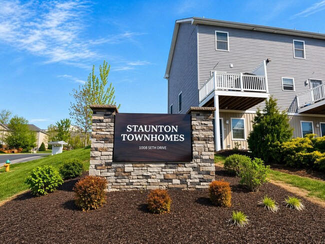 Building Photo - Staunton Townhomes 301-314