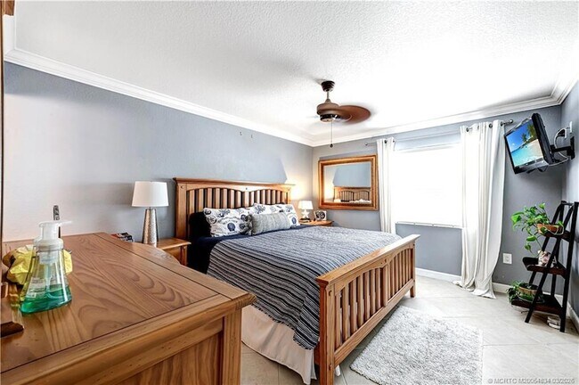 Building Photo - 3541 NE Ocean Blvd