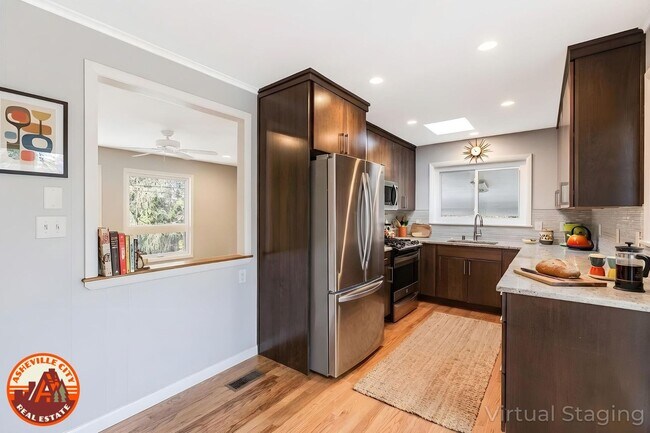 Building Photo - Updated 2-Bedroom Home in Gorgeous Woodland Hills (Landscaping Included)