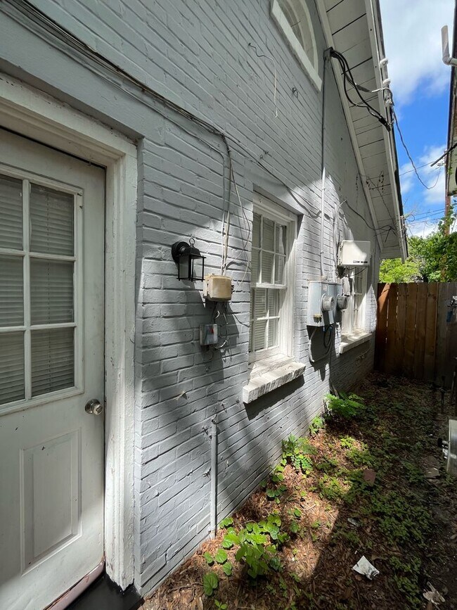 Building Photo - Located off of Victory Drive!! 2 Units Ava...