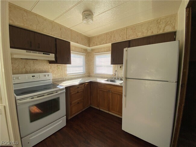 Building Photo - 8335 Wooley Dr